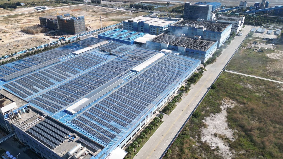 Cuánto cuesta instalar placas solares en una nave industrial en 2026