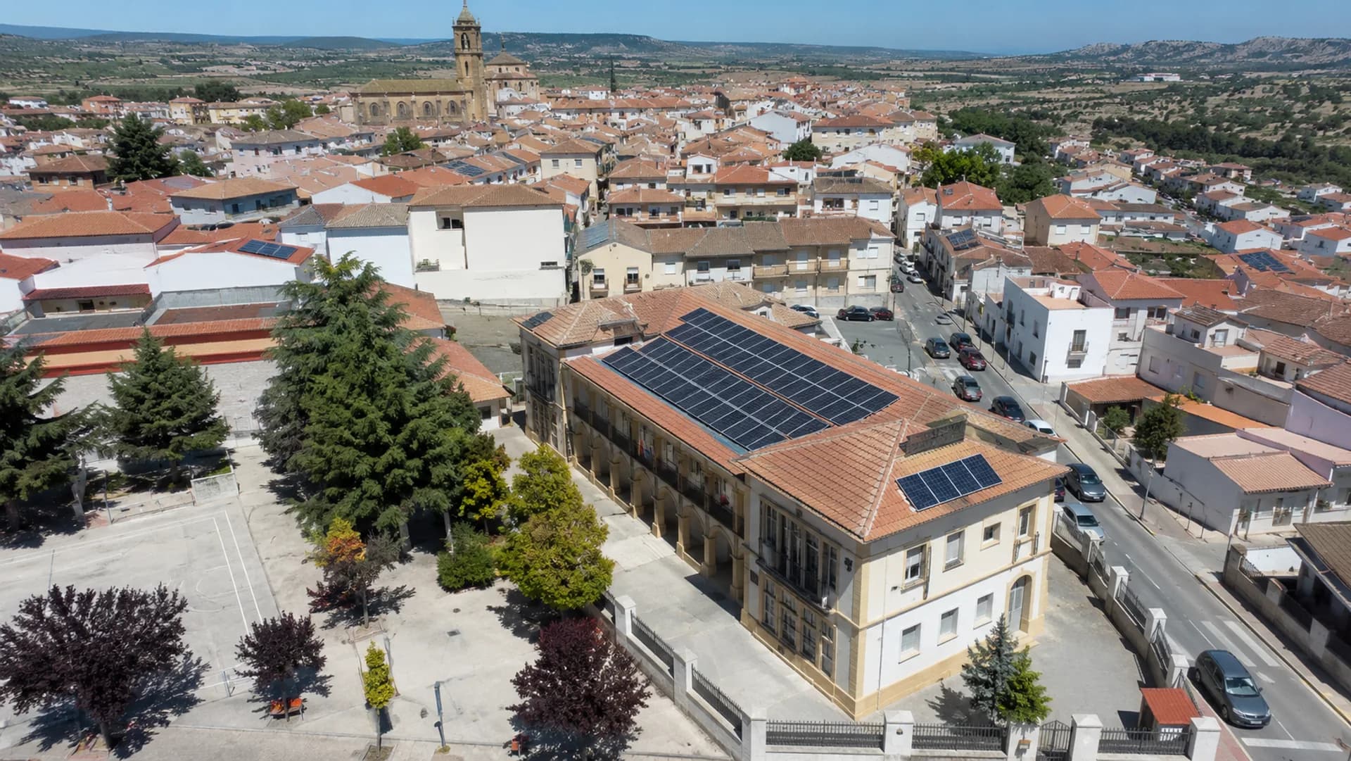 Comunidad energética con paneles solares compartidos en Extremadura