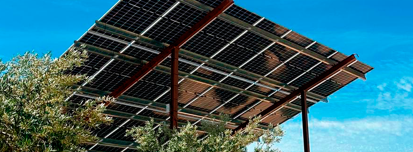 Instalación de bombeo solar directo con placas solares bifaciales en don benito